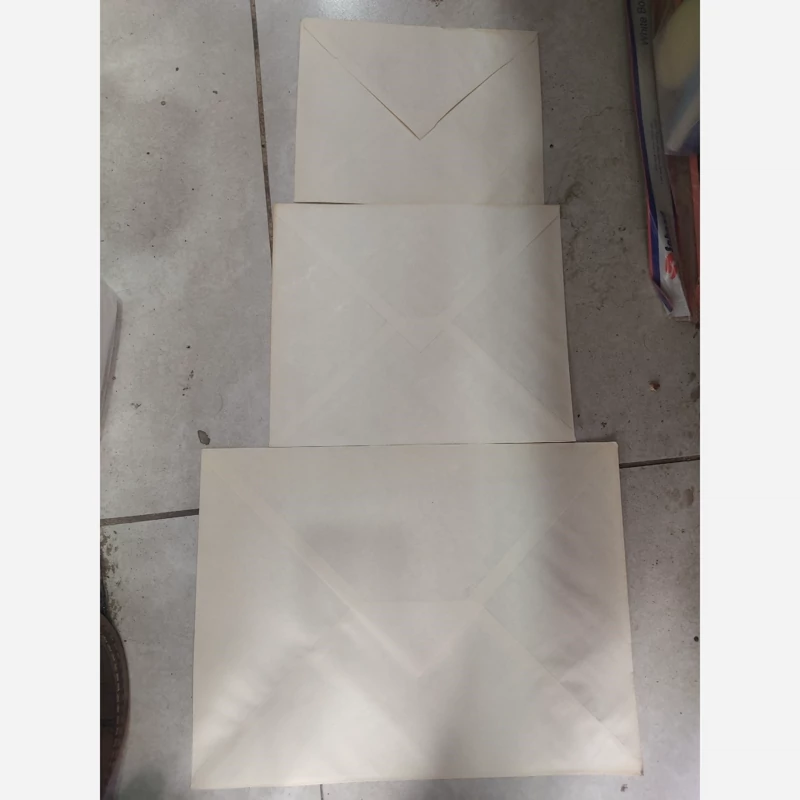 پاکت کاغذی در سه اندازه