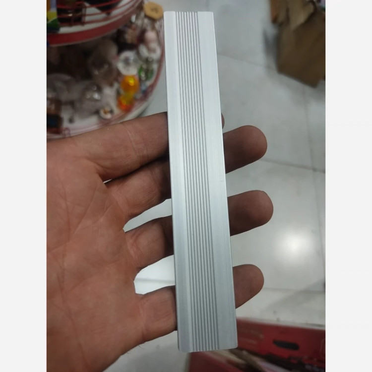 خط کش فلزی آلومینیومی طرحدار 15 سانت